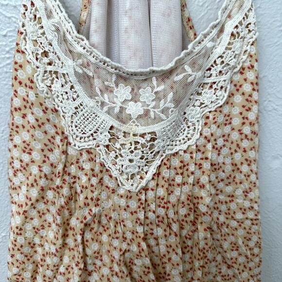 Mystree Yellow Floral Shabby Chic Sleeveless Top - Picture 4 of 7
